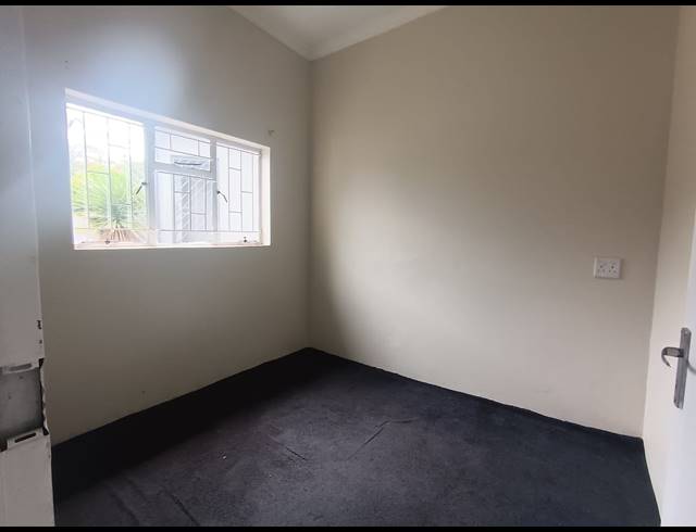 4 BEDROOM HOUSE FOR SALE IN ROSHNEE